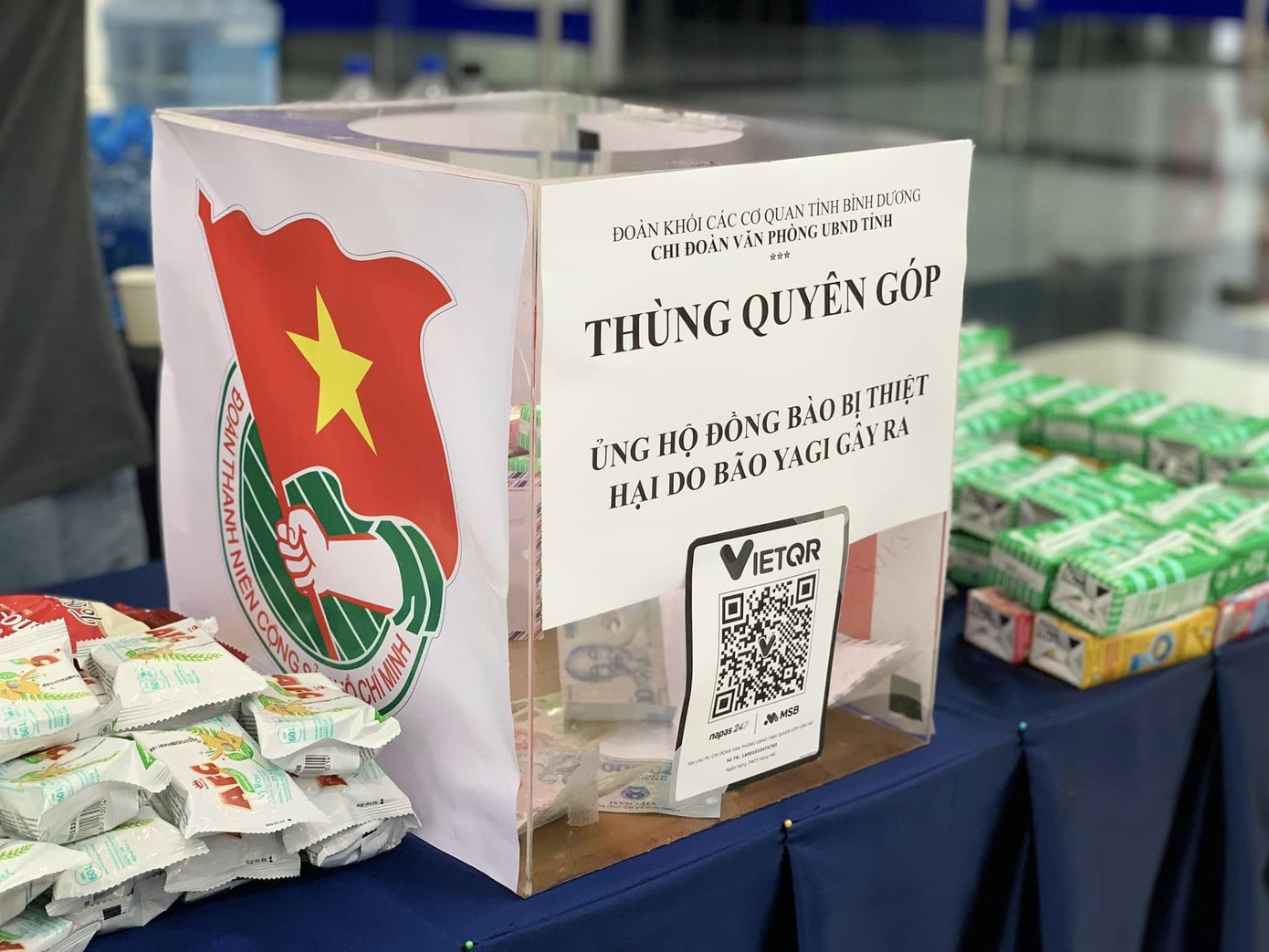 Tại các chương trình Tết Trung thu cho thiếu nhi, ban tổ chức đều bố trí thùng quyên góp để ủng hộ đồng bào các tỉnh bị ảnh hưởng bởi bão lụt.