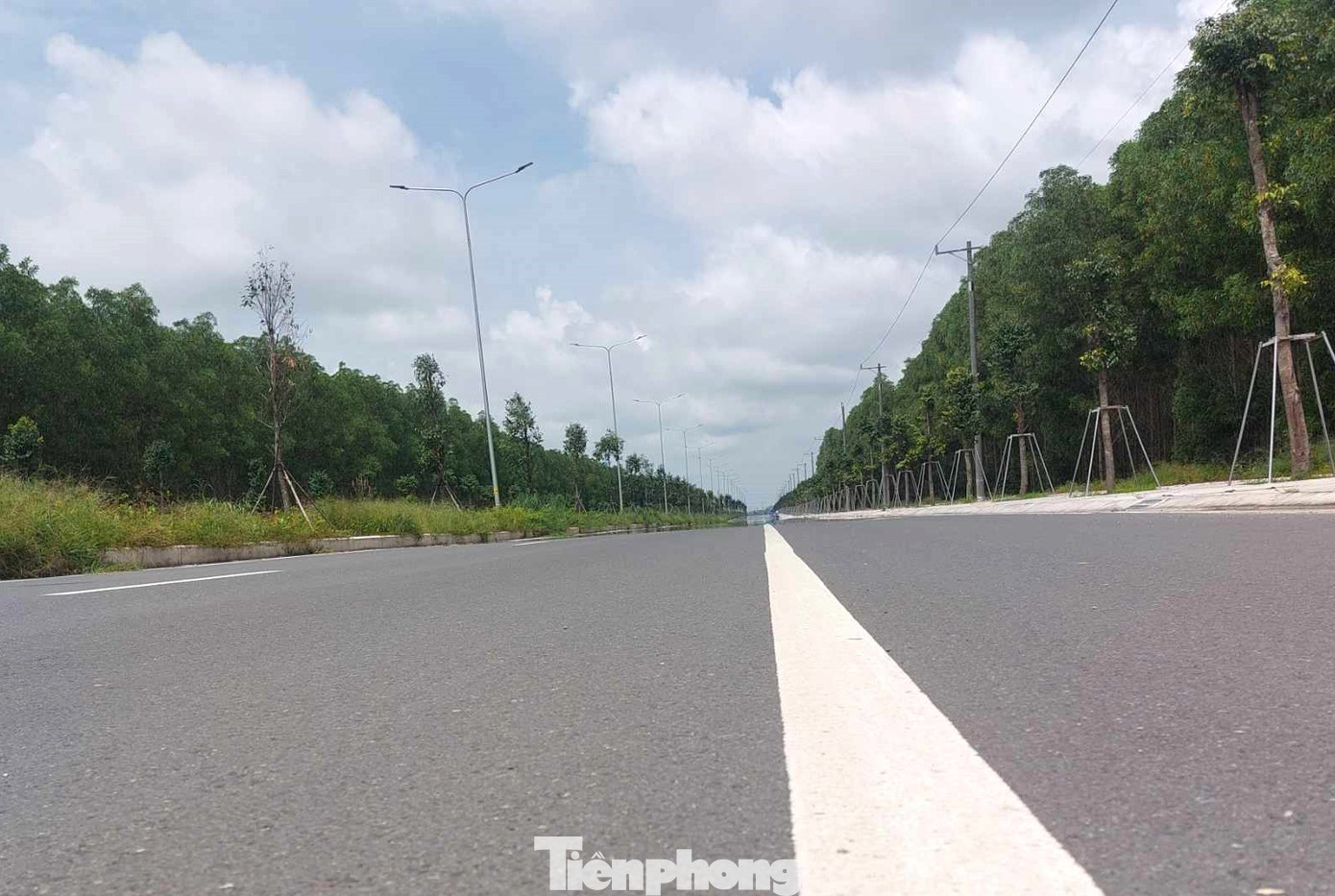 Mặt đường Bắc Tân Uyên - Phú Giáo - Bàu Bàng Mặt đường Bắc Tân Uyên - Phú Giáo - Bàu Bàng
