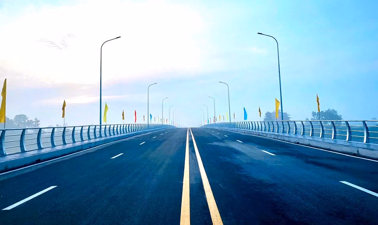 Sau 3 năm thi công, cầu Bạch Đằng 2 chính thức thông xe