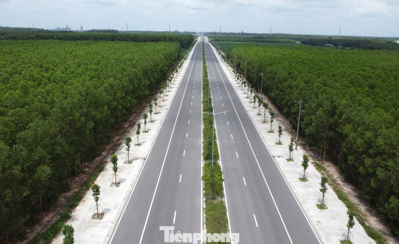 Đoạn đường từ cầu Tam Lập đến Đồng Phú dài khoảng 13km do UBND huyện Phú Giáo làm chủ đầu tư