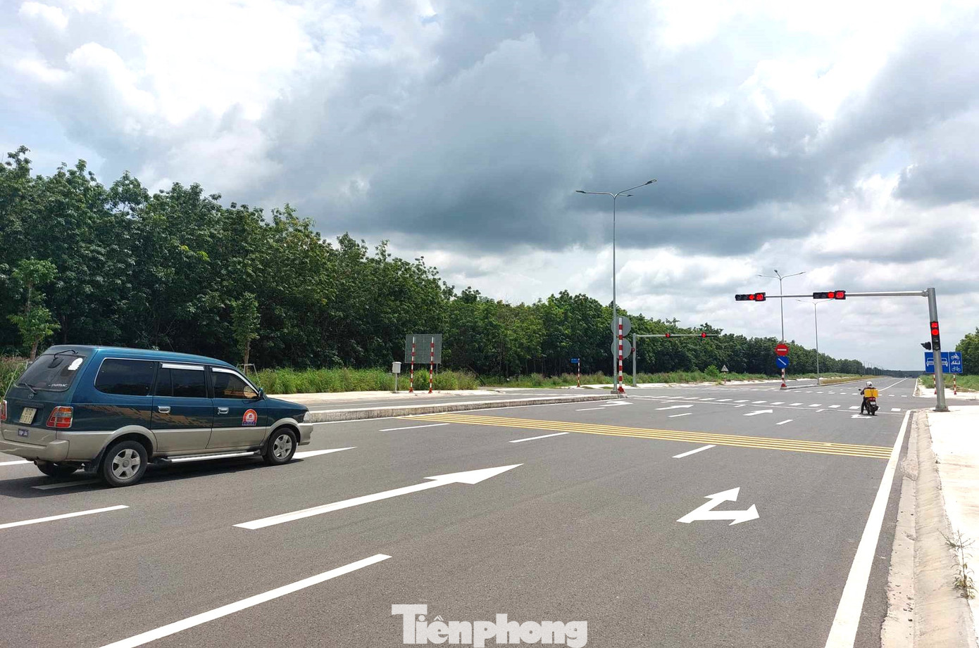 Đường tạo lực hướng đi từ huyện Bàu Bàng đi Phú Giáo.