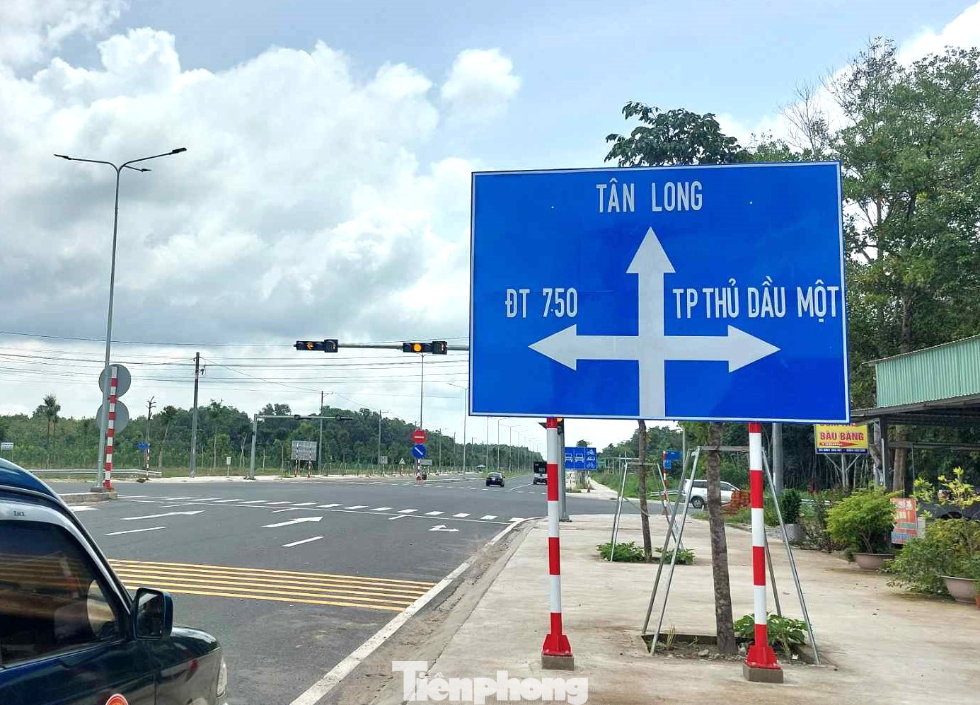 Dự án được chia làm 4 thành phần