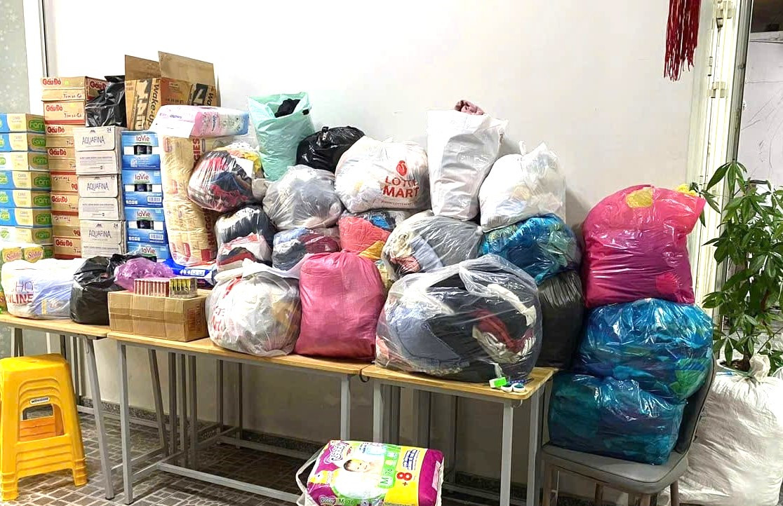 Từ đồ dùng cho trẻ em đến người lớn được người dân Bình Dương chuẩn bị.