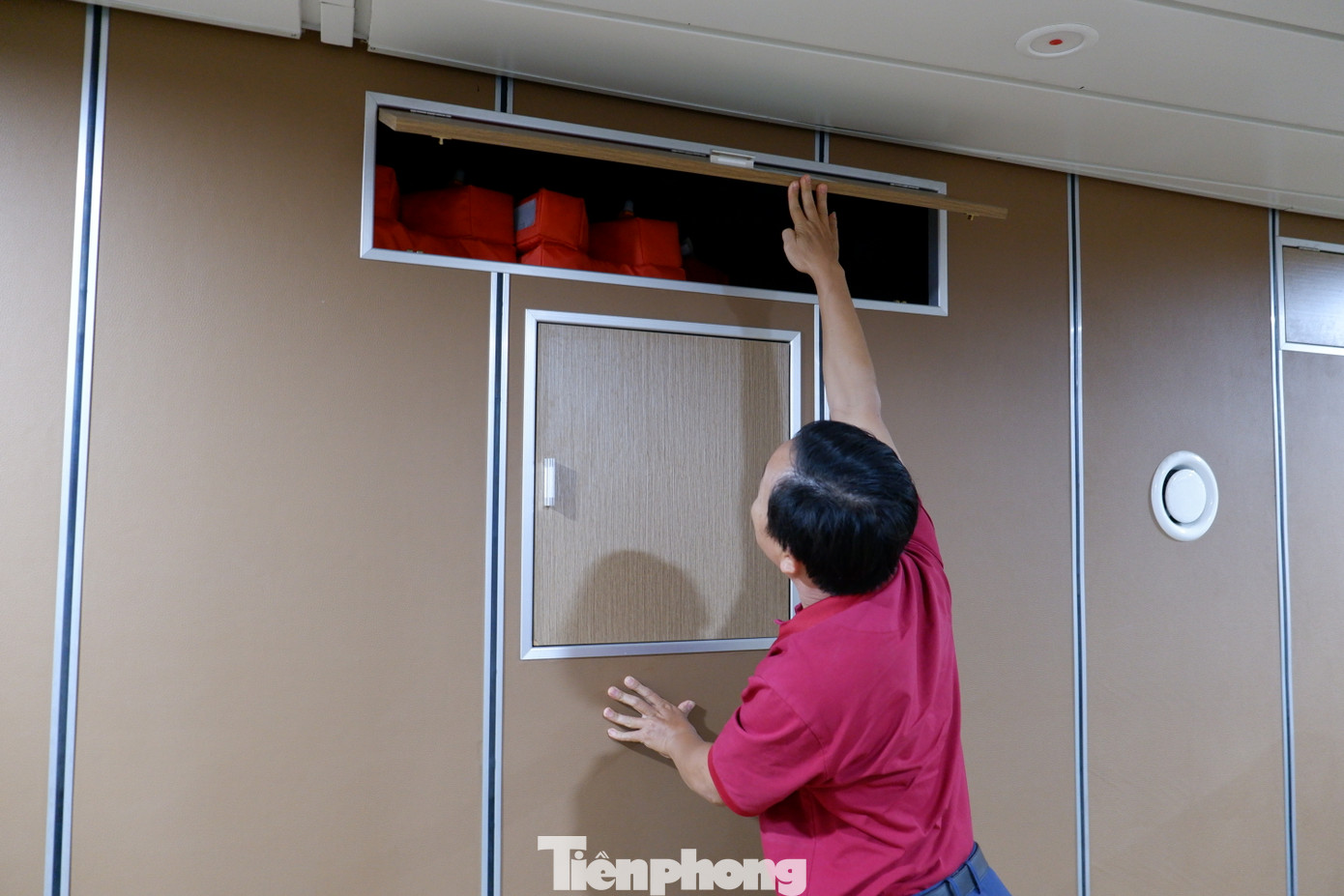 Tuyến này sẽ khai thác 3 chuyến/tuần (cách ngày) xuất phát tại mỗi cảng. Tàu khởi hành lúc 7 giờ sáng từ Cảng Sài Gòn - Hiệp Phước đi Côn Đảo và lúc 13 giờ từ Côn Đảo về TPHCM tại cảng Bến Đầm.