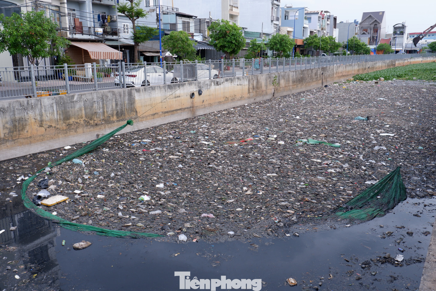 Lượng lớn rác thải được thu gom. Lượng lớn rác thải được thu gom.
