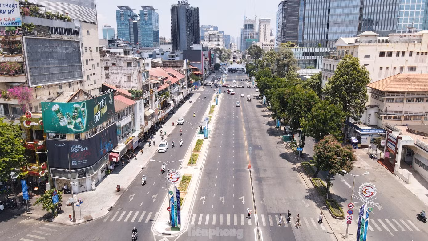 Khu vực đường Lê Lợi (đoạn từ đường Nguyễn Trung Trực đến đường Hàm Nghi), quận 1.