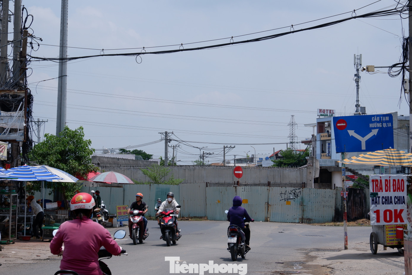 Ban đầu, công trình dự kiến sẽ hoàn thành cuối năm 2018 và dự kiến hoàn vốn sau hơn 9 năm thu phí thông qua trạm BOT An Sương - An Lạc trên quốc lộ 1 (cách vị trí cầu khoảng 500 m).