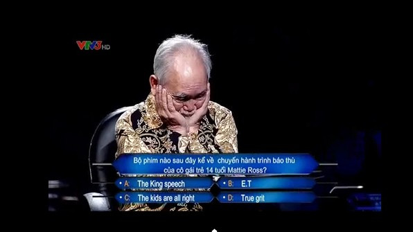 Một trong những cử chỉ dễ thương của cụ Đặng Thiêm Một trong những cử chỉ dễ thương của cụ Đặng Thiêm Bài viết: http://news.zing.vn/Cu-ong-hom-hinh-thang-30-trieu-o-Ai-la-trieu-phu-post357173.html#home_featured.noibat Nguồn Zing News