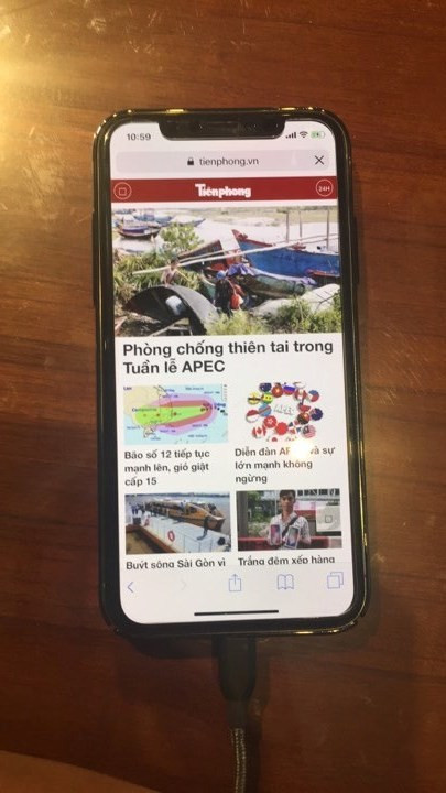 iPhone X đầu tiên về Việt Nam có giá 48 triệu đồng ảnh 2