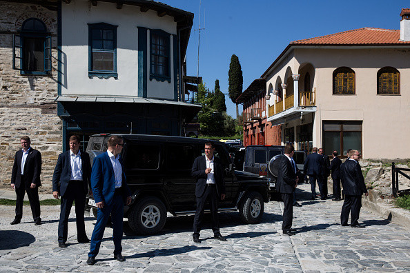 Đoàn xe Limousine chống đạn của Tổng thống Nga Putin đến Đà Nẵng ảnh 2