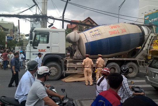 BẢN TIN ATGT: Bị ô tô tông chết vì đột ngột quay xe ảnh 2