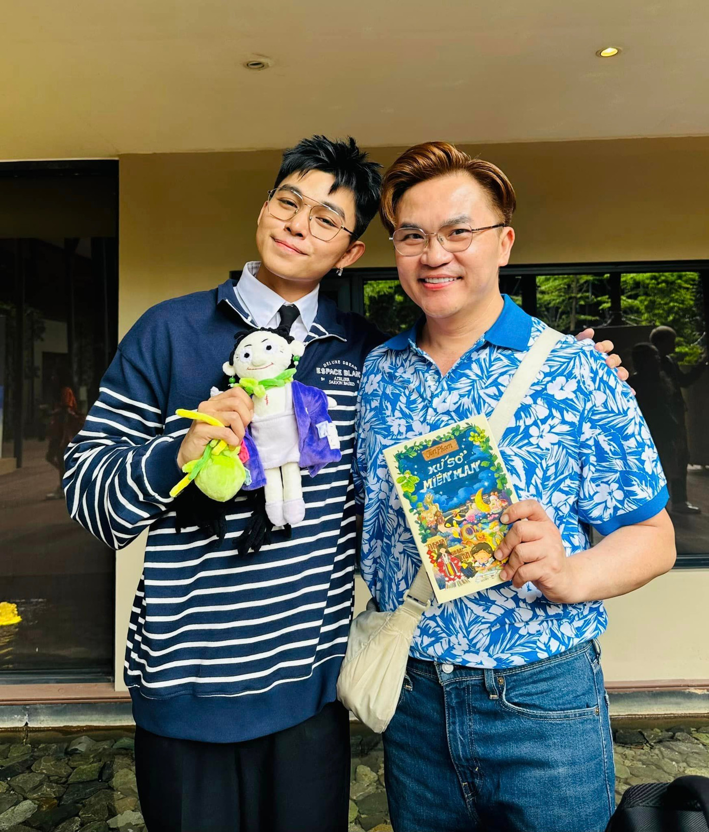 Cuốn sách được nhiều người nổi tiếng quảng bá giùm.