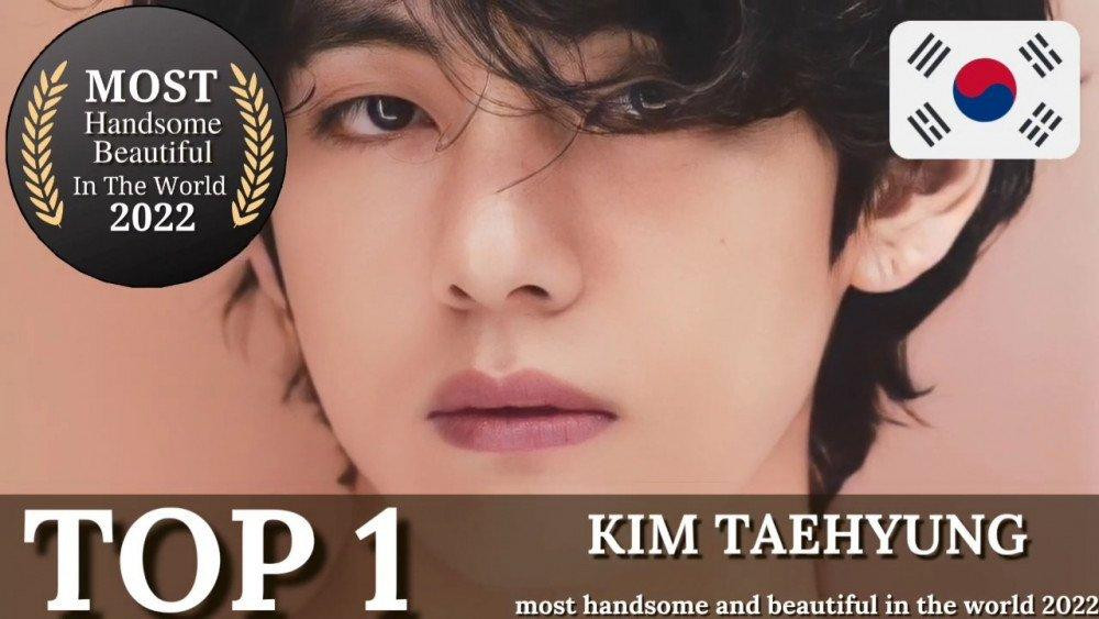 1. Kim Taehyung là chủ nhân danh hiệu &quot;Điển trai và xinh đẹp nhất thế giới năm 2022&quot;.
