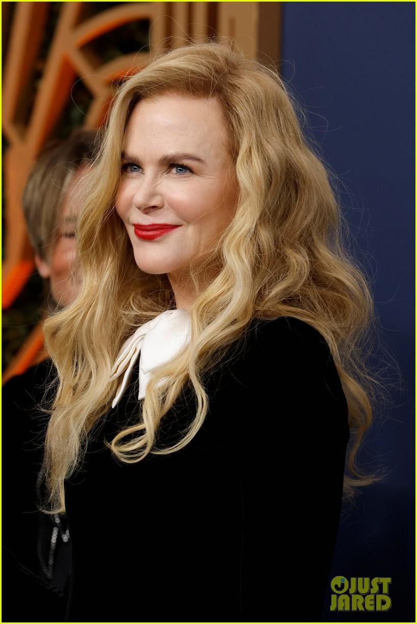 Cô phủ nhận phẫu thuật thẩm mỹ, thay vào đó giữ gìn nhan sắc trẻ trung nhờ lối sống lành mạnh.