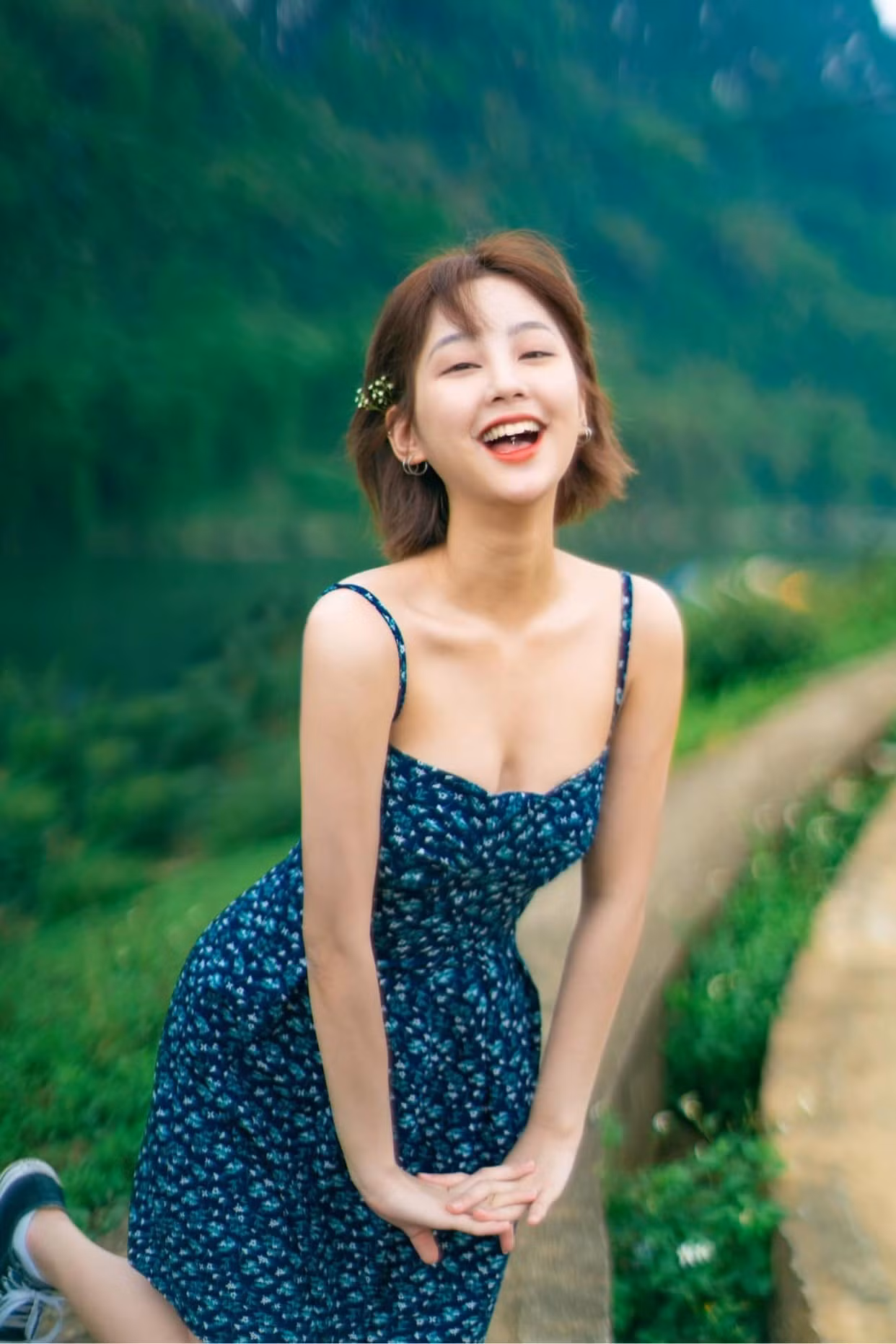 Hình ảnh trong trẻo, trẻ đẹp của "hotgirl người Tày" Thu Hà Ceri. Ảnh: Facebook Thu Hà Ceri