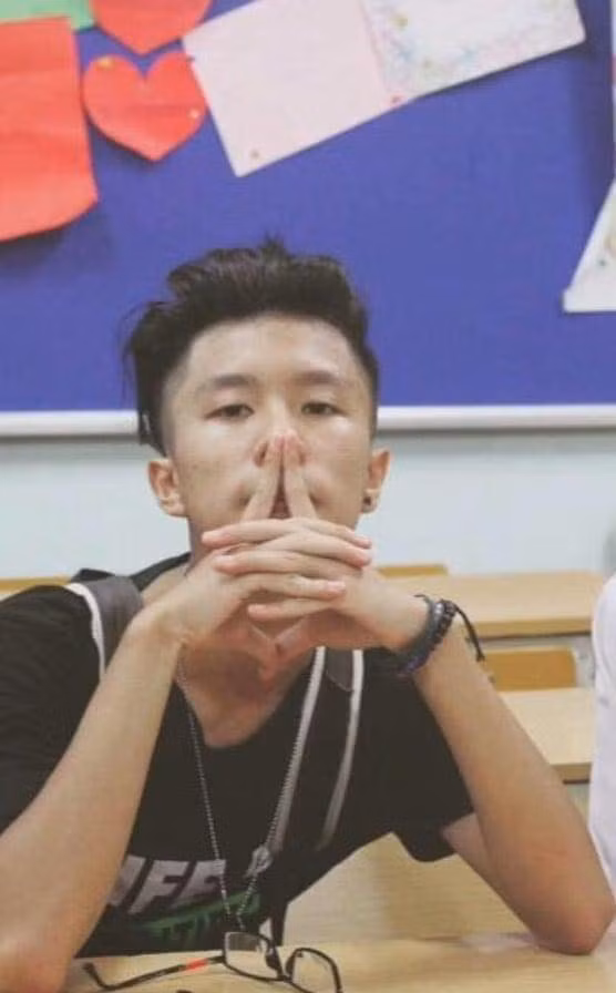 Nhiều hình ảnh quá khứ của "cậu Chải" Long Vũ được chia sẻ khắp MXH. Ảnh: FB Long Vũ
