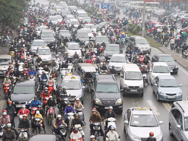 Đường Trần Khát Chân (Hà Nội) buổi sáng thường bị ùn tắc Ảnh: Hồng Vĩnh
