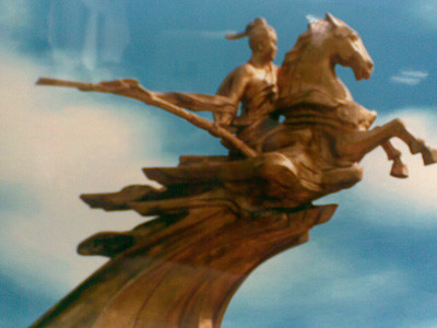 Tượng đài Thánh Dóng 