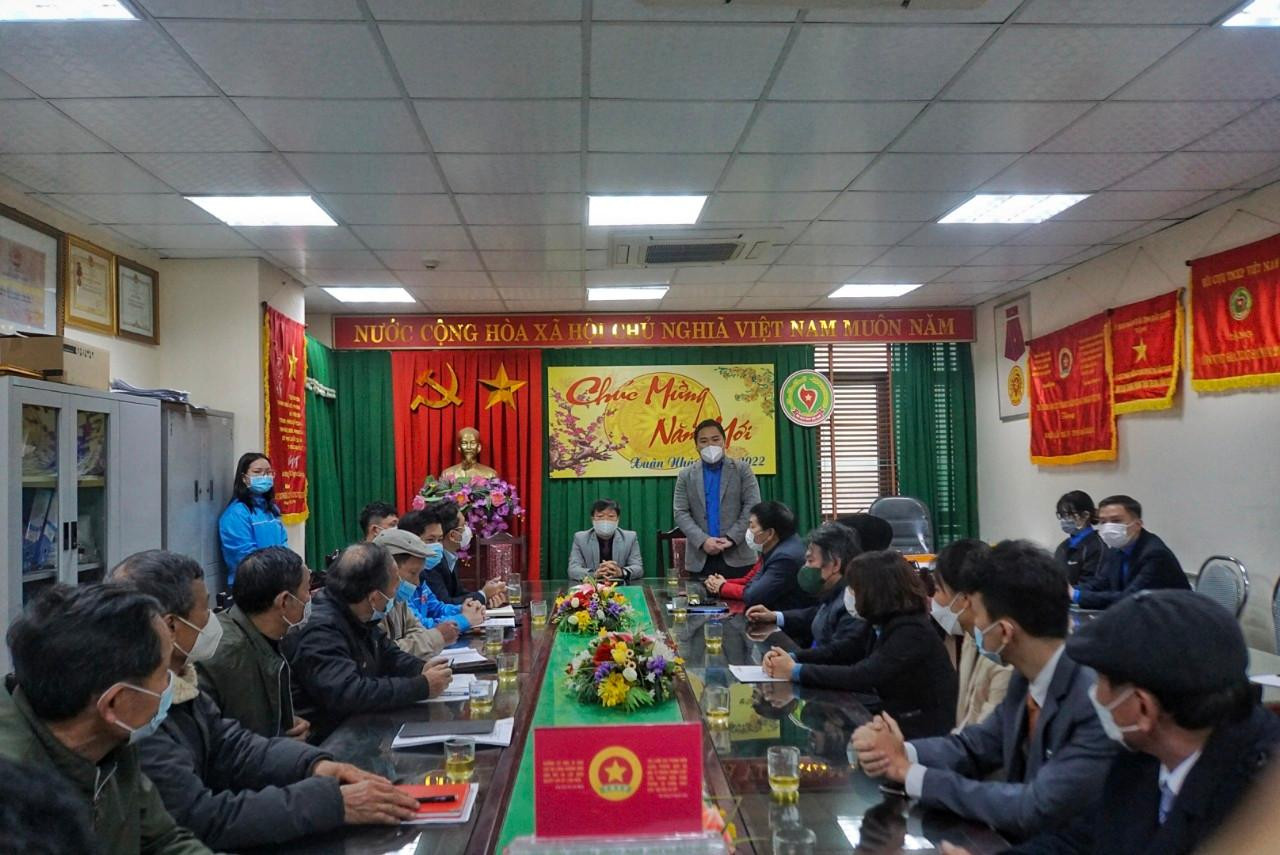 Nhằm thể hiện tinh thần "uống nước nhớ nguồn", sự tri ân của thế hệ trẻ đối với những đóng góp, cống hiến, hy sinh của thế hệ cha anh đi trước cho sự nghiệp giải phóng dân tộc, nhân dịp xuân Nhâm Dần, dù chịu nhiều ảnh hưởng bởi dịch COVID-19, một số doanh nghiệp trên địa bàn tỉnh Bắc Giang phối hợp với Tỉnh đoàn, Hội Cựu TNXP tỉnh Bắc Giang tổ chức chương trình gặp mặt, tặng quà cựu TNXP, Trung tâm Điều dưỡng người có công tỉnh Bắc Giang.