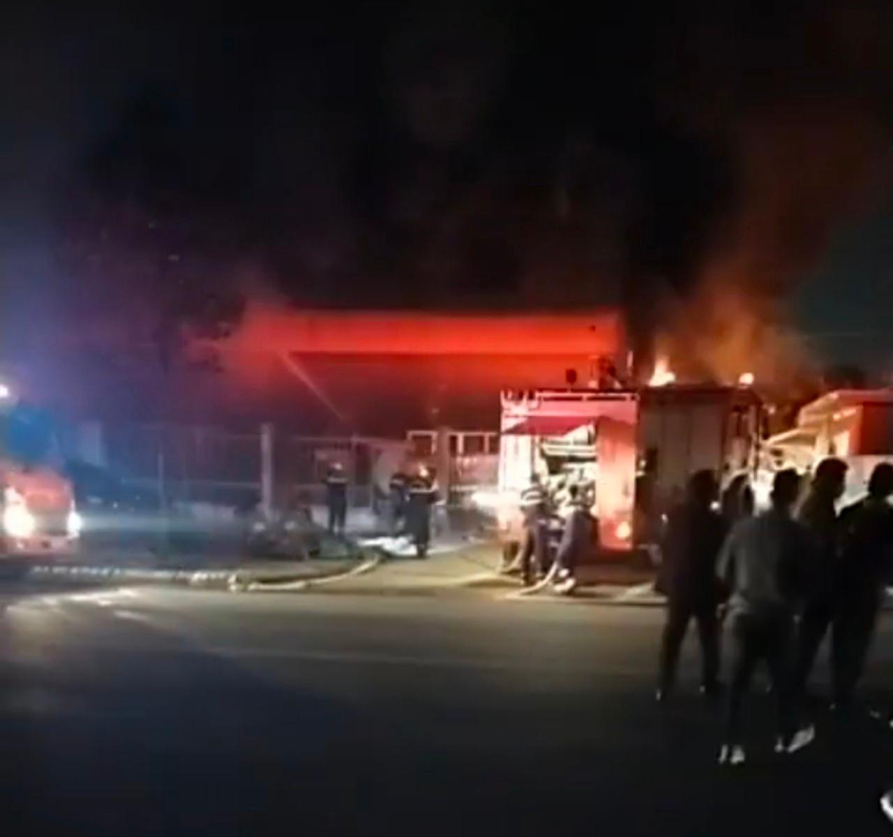 Vụ cháy xảy ra tại Công ty TNHH CV Vina, Khu công nghiệp Vân Trung, Bắc Giang Vụ cháy xảy ra tại Công ty TNHH CV Vina, Khu công nghiệp Vân Trung, Bắc Giang