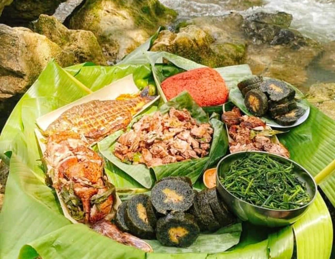 Và thưởng thức những đặc sản vùng núi Hữu Liên.