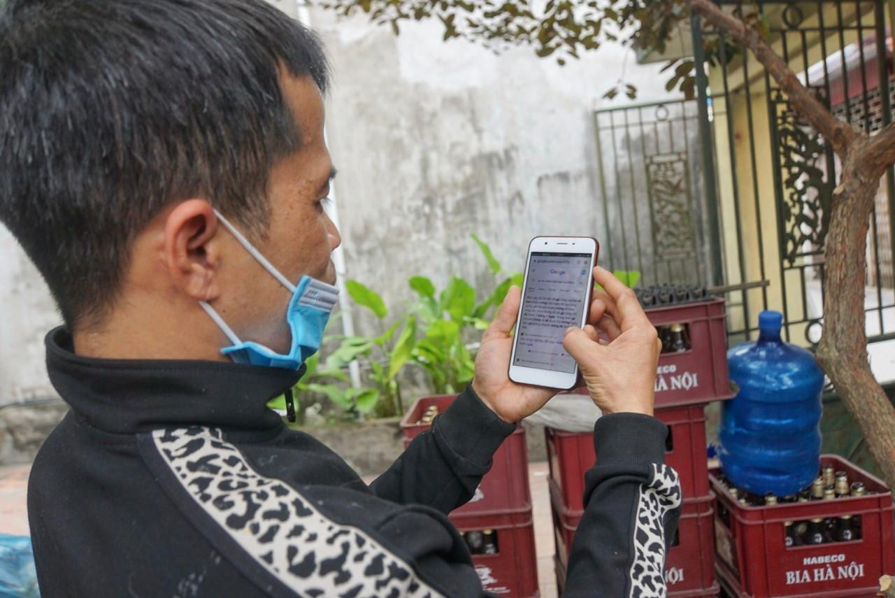 Khi nghe tin gà đẻ nhiều trứng một ngày, ngày nào, anh Nguyễn Cao Cường, người cùng xóm, cũng 4 -5 lần chạy sang nhà bà Tâm xem. Đến ngày thứ 4 anh cũng chưa hết ngạc nhiên, thích thú. Anh lên mạng tìm hiểu cũng chỉ thấy gà đẻ được 2 trứng một ngày. Khi nghe tin gà đẻ nhiều trứng một ngày, ngày nào, anh Nguyễn Cao Cường, người cùng xóm, cũng 4 -5 lần chạy sang nhà bà Tâm xem. Đến ngày thứ 4 anh cũng chưa hết ngạc nhiên, thích thú. Anh lên mạng tìm hiểu cũng chỉ thấy gà đẻ được 2 trứng một ngày.