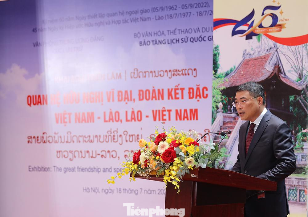 Bí thư Trung ương Đảng, Chánh Văn phòng Trung ương Đảng ông Lê Minh Hưng phát biểu khai mạc triển lãm. Bí thư Trung ương Đảng, Chánh Văn phòng Trung ương Đảng ông Lê Minh Hưng phát biểu khai mạc triển lãm.