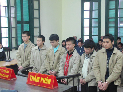  6 học sinh đánh chết bạn trong phiên xử hôm qua 