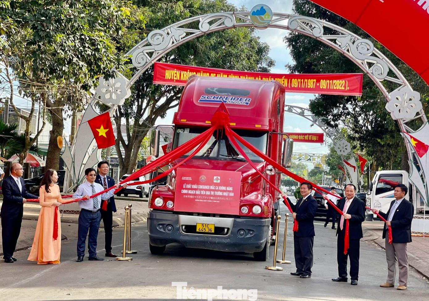 Container mắc ca đầu tiên xuất khẩu chính ngạch sang Nhật Bản