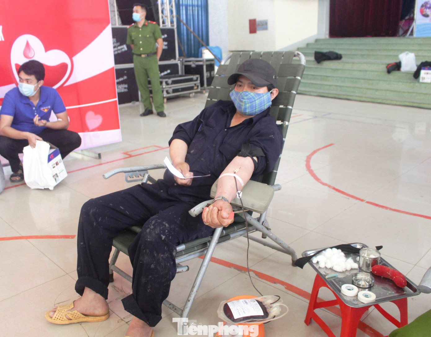 Anh Nguyễn Trường Kiên đã có 12 lần hiến máu Anh Nguyễn Trường Kiên đã có 12 lần hiến máu