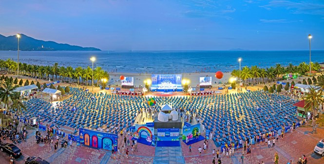 Sự kiện đã thu hút hàng trăm khách du lịch, người dân địa phương và hàng ngàn người yêu Yoga trên cả nước hưởng ứng, trở thành những đại sứ lan tỏa phong trào rèn luyện thể chất, nâng cao nhận thức bảo vệ sức khỏe tới hàng triệu người dân Việt Nam. Ảnh: Bảo Việt Nhân thọ Sự kiện đã thu hút hàng trăm khách du lịch, người dân địa phương và hàng ngàn người yêu Yoga trên cả nước hưởng ứng, trở thành những đại sứ lan tỏa phong trào rèn luyện thể chất, nâng cao nhận thức bảo vệ sức khỏe tới hàng triệu người dân Việt Nam. Ảnh: Bảo Việt Nhân thọ