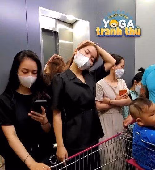 Đi thang máy thì sao? 20 giây là đủ giúp cổ và vai khỏe khoắn Đi thang máy thì sao? 20 giây là đủ giúp cổ và vai khỏe khoắn