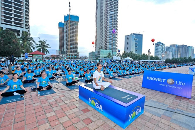 Sau Đà Nẵng, điểm đến tiếp theo của chuỗi sự kiện sẽ là TP. Huế (26/6) với gần 1.000 người trực tiếp đồng diễn cùng các hoạt động Yoga sôi nổi tại các tỉnh thành phố khác như Hà Nội, Vĩnh Phúc, Phú Yên, … Dự kiến sẽ có khoảng 5.000 người trực tiếp tham dự và hàng nghìn người hưởng ứng. Ảnh: Bảo Việt Nhân thọ Sau Đà Nẵng, điểm đến tiếp theo của chuỗi sự kiện sẽ là TP. Huế (26/6) với gần 1.000 người trực tiếp đồng diễn cùng các hoạt động Yoga sôi nổi tại các tỉnh thành phố khác như Hà Nội, Vĩnh Phúc, Phú Yên, … Dự kiến sẽ có khoảng 5.000 người trực tiếp tham dự và hàng nghìn người hưởng ứng. Ảnh: Bảo Việt Nhân thọ