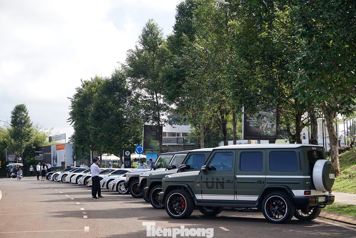 Dàn xe còn quy tụ 4 chiếc Mercedes-AMG G-Class với hai biến thể G55 và G63.