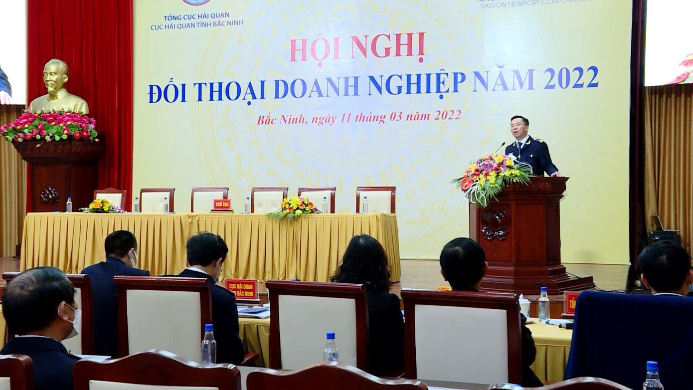 Hội nghị đối thoại doanh nghiệp năm 2022 do Cục Hải quan Bắc Ninh tổ chức. Trong ảnh, Cục trưởng Cục Hải quan Bắc Ninh Trần Đức Hùng phát biểu chỉ đạo tại hội nghị ngày 11/3/2022