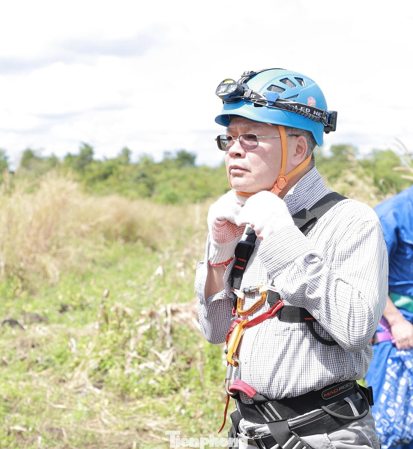 PGS.TS Trần Tân Văn - nguyên Viện trưởng Viện Khoa học Địa chất và Khoáng sản (Bộ TN&MT) tham gia đoàn thực tế PGS.TS Trần Tân Văn - nguyên Viện trưởng Viện Khoa học Địa chất và Khoáng sản (Bộ TN&MT) tham gia đoàn thực tế