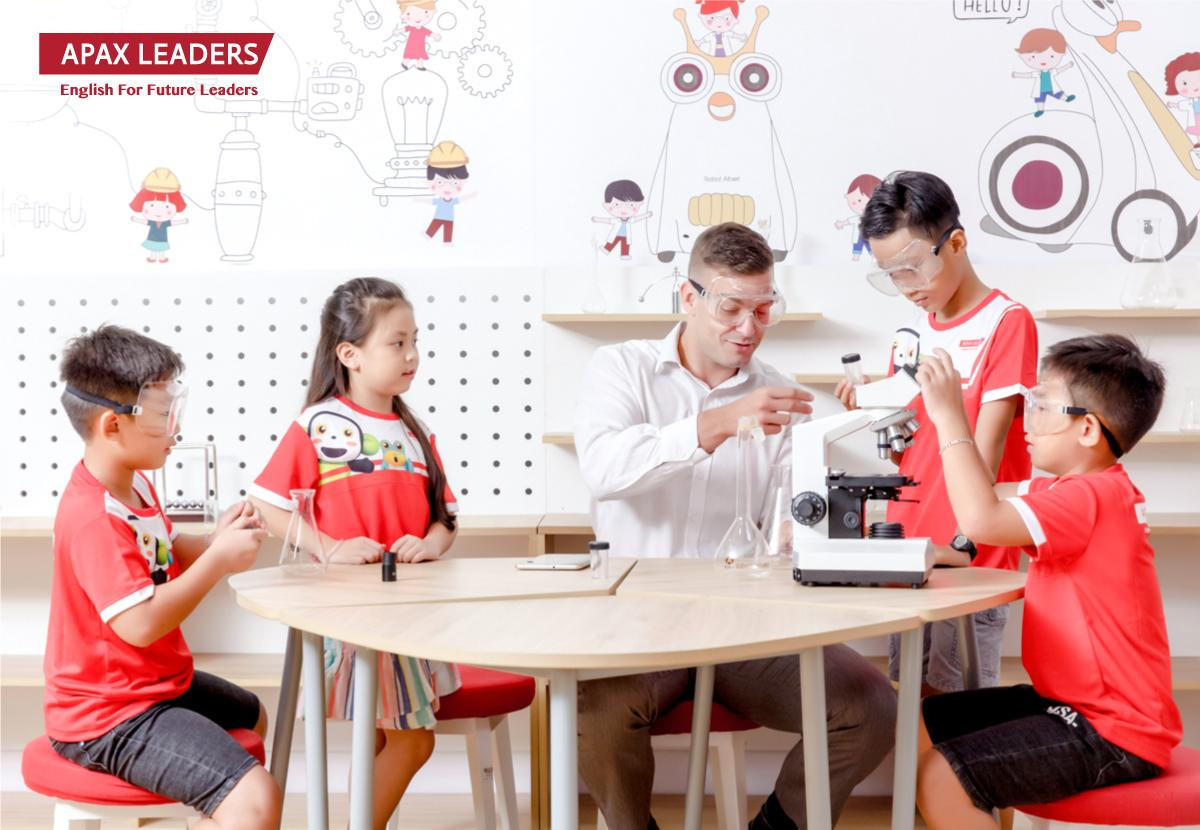 Nhiều phụ huynh Việt đã có xu hướng trang bị bộ kỹ năng thế kỷ 21 từ sớm cho con