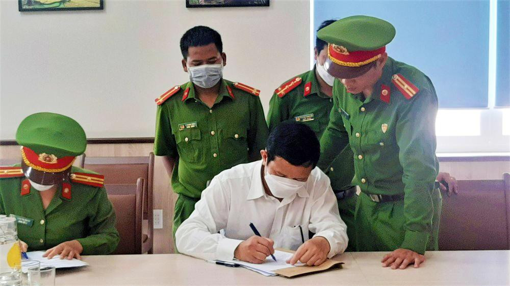 Ông Trịnh Quang Trí ký các quyết định của cơ quan điều tra