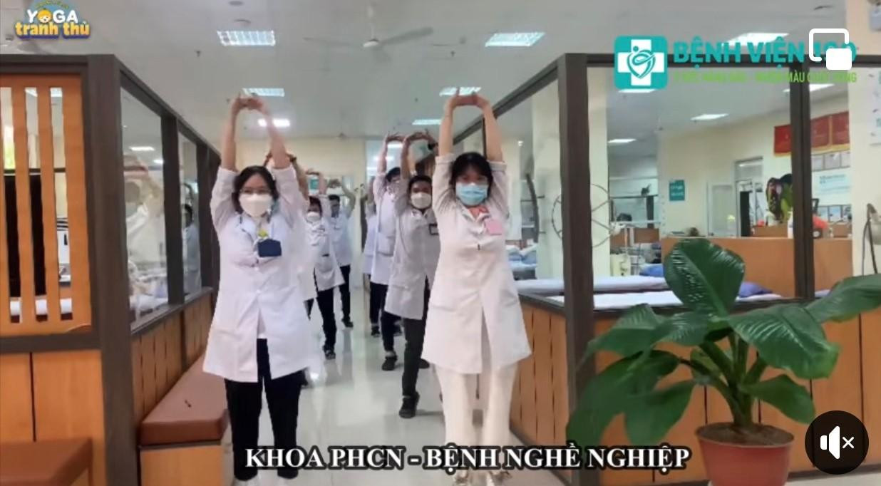 Yoga tranh thủ được tập thể cán bộ , y bác sĩ bệnh viện 199 Đà Nẵng hưởng ứng nhiệt tình: “Là những người bảo vệ sức khỏe cho nhân dân, trước tiên chúng ta phải là những người sống khỏe” Yoga tranh thủ được tập thể cán bộ , y bác sĩ bệnh viện 199 Đà Nẵng hưởng ứng nhiệt tình: “Là những người bảo vệ sức khỏe cho nhân dân, trước tiên chúng ta phải là những người sống khỏe”
