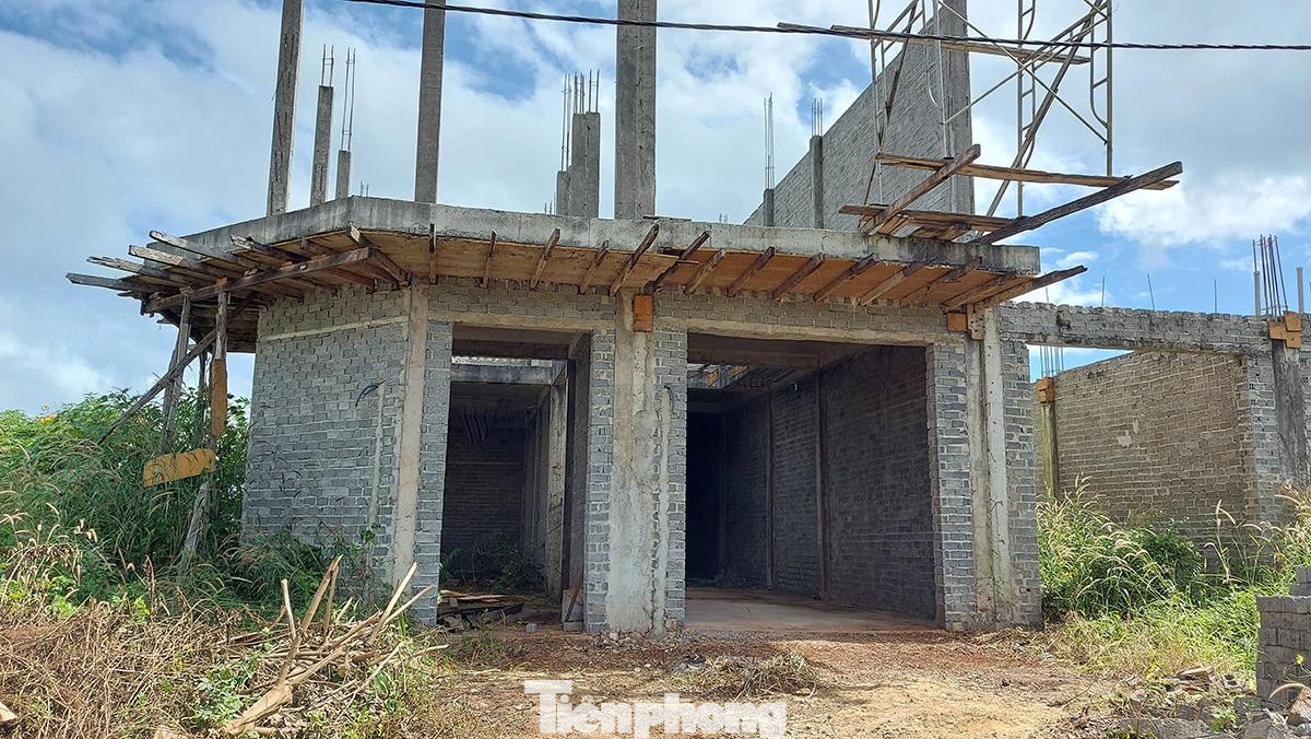 Nhiều công trình khác đang xây dựng dang dở