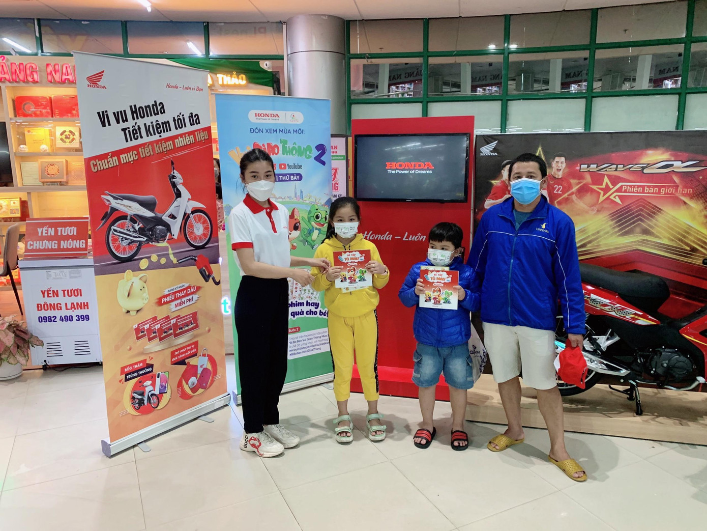 Tôi yêu Việt Nam - phiên bản Vui Giao thông mùa 2 với nhiều món quà ý nghĩa gửi tới các bé