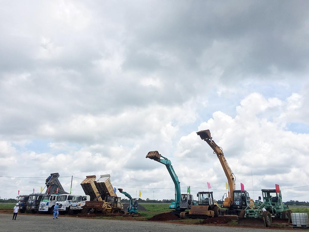 Máy móc động thổ dự án