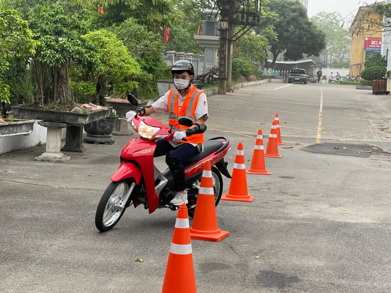 HEAD Việt Long - Học viên thực hành trên sân