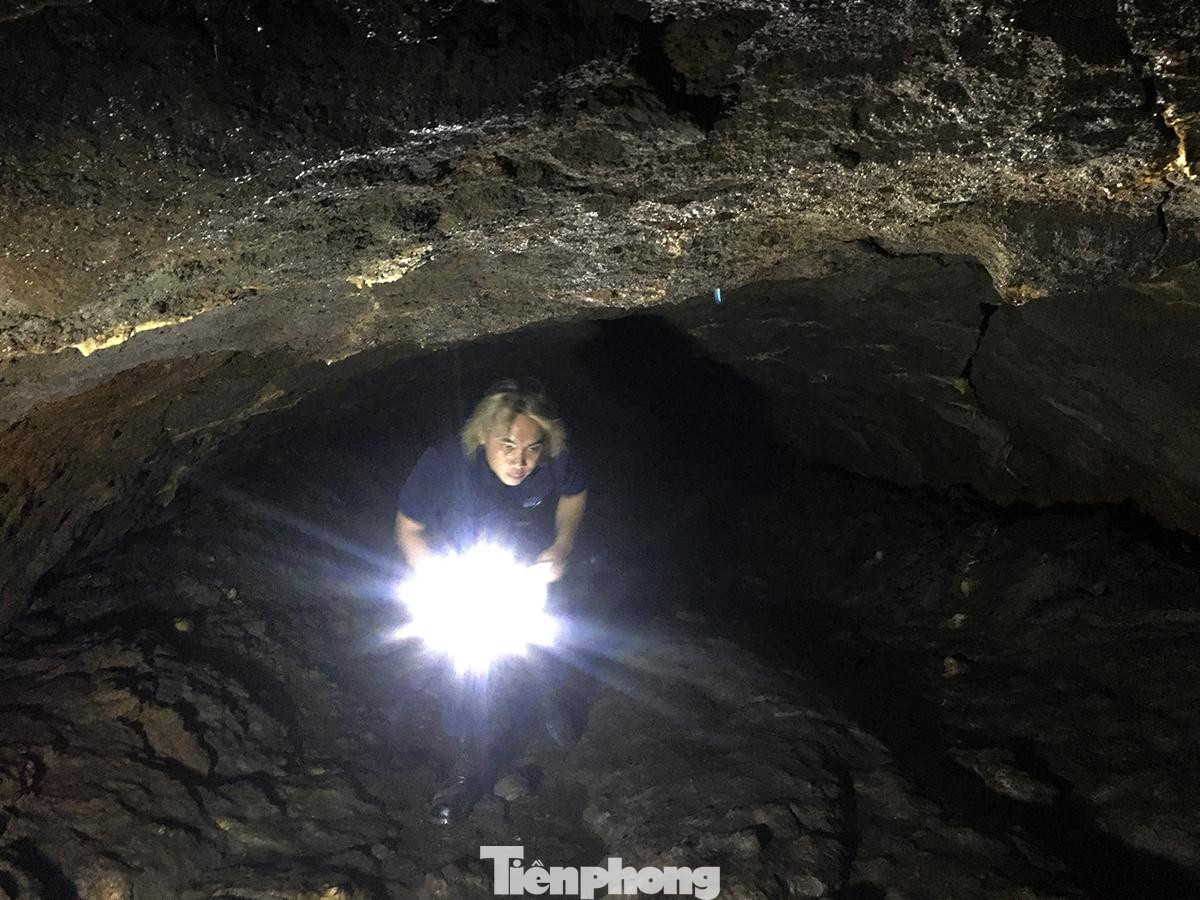 Đến nay, các nhà khoa học và tỉnh Đắk Nông xác định hệ thống có gần 50 hang động với tổng chiều dài hơn 10km. Tại nhiều hang động núi lửa, các nhà khoa học ghi nhận, khám phá nhiều nét độc đáo về địa chất, tự nhiên cũng như dấu tích hoạt động của người tiền sử. Tiêu biểu như hang C7 có tổng chiều dài gần 1.100m và được mệnh danh là hang động dung nham dài nhất Đông Nam Á, hang C6.1 có nhiều dấu tích cư trú, sinh sống của người tiền sử cách đây từ 7.000-10.000 năm…