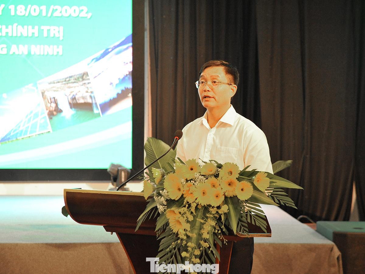 Bí thư Tỉnh ủy Đắk Lắk Nguyễn Đình Trung phát biểu tại hội nghị. Ảnh: Tuấn Nguyễn Bí thư Tỉnh ủy Đắk Lắk Nguyễn Đình Trung phát biểu tại hội nghị. Ảnh: Tuấn Nguyễn