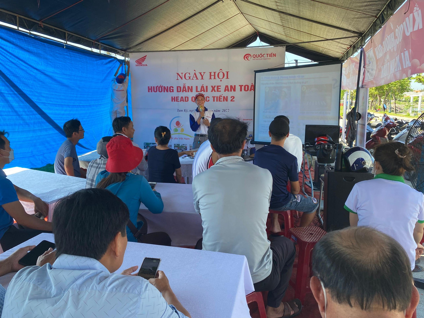 HEAD Quốc Tiến đào tạo lý thuyết cho học viên