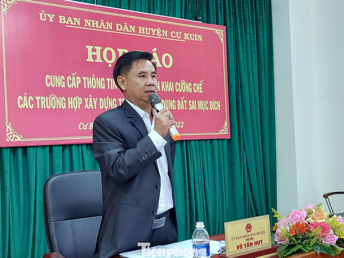 Ông Võ Tấn Huy, Chủ tịch UBND huyện Cư Kuin khẳng định kiên quyết cưỡng chế 64 căn nhà sai phạm