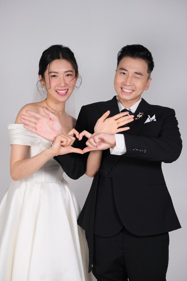 Ảnh cưới bị rò rỉ của Karik và Thúy Ngân.