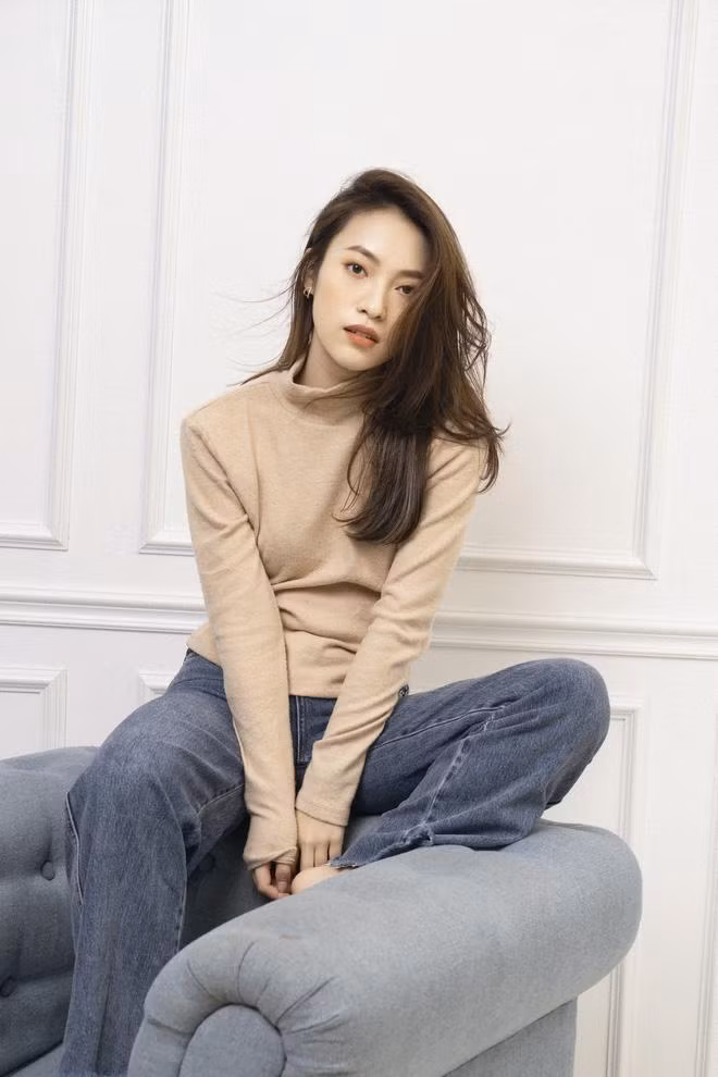 Nàng MC xinh đẹp, tài năng sinh năm 1999. - Ảnh: FBNV.