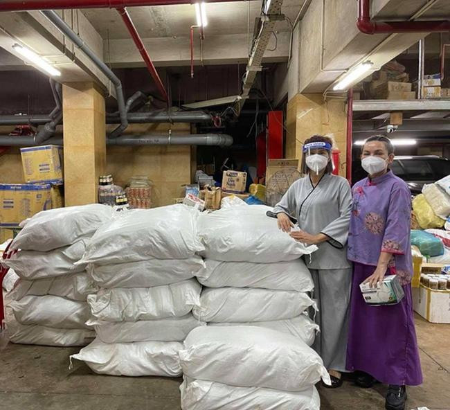 Phi Nhung từng chia sẻ bản thân hạnh phúc với công việc thiện nguyện.